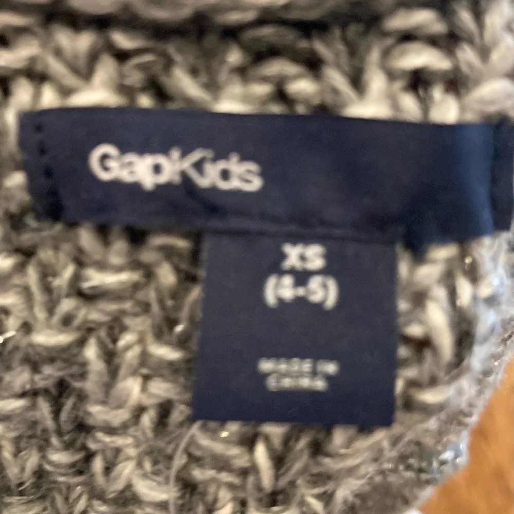 Gap girls sweater‎ shrug size 5! Grey/taupe. NWT.